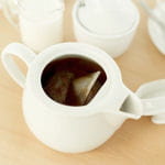 buvez trois à cinq tasses de thé par jour. 