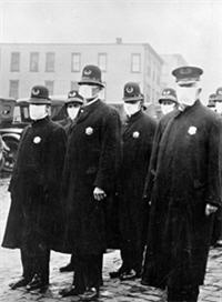 Décembre 1918, Seatlle, policiers portant des masques pour se protéger de la grippe.  